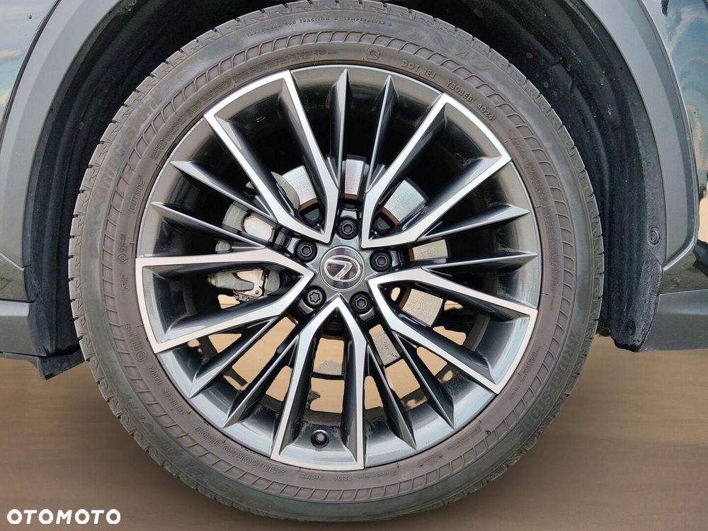Lexus NX 350h Omotenashi AWD - 38
