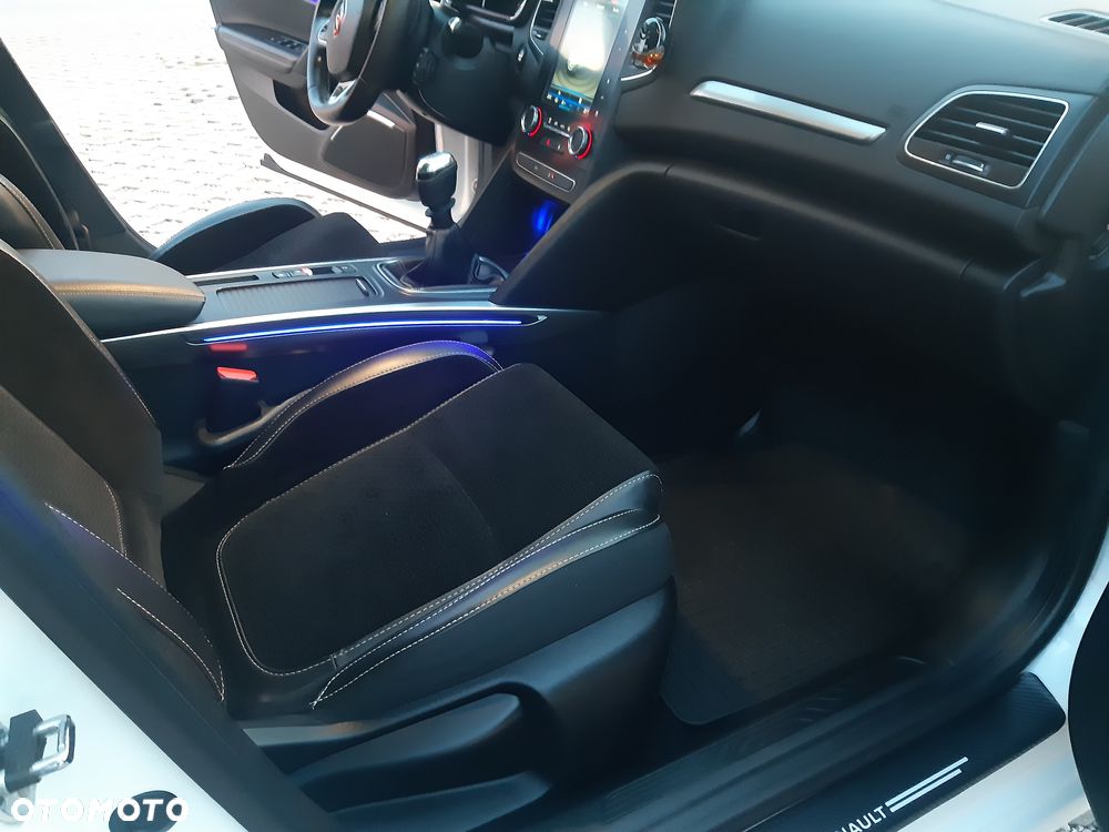 Renault Megane TCe 140 GPF INTENS - 25