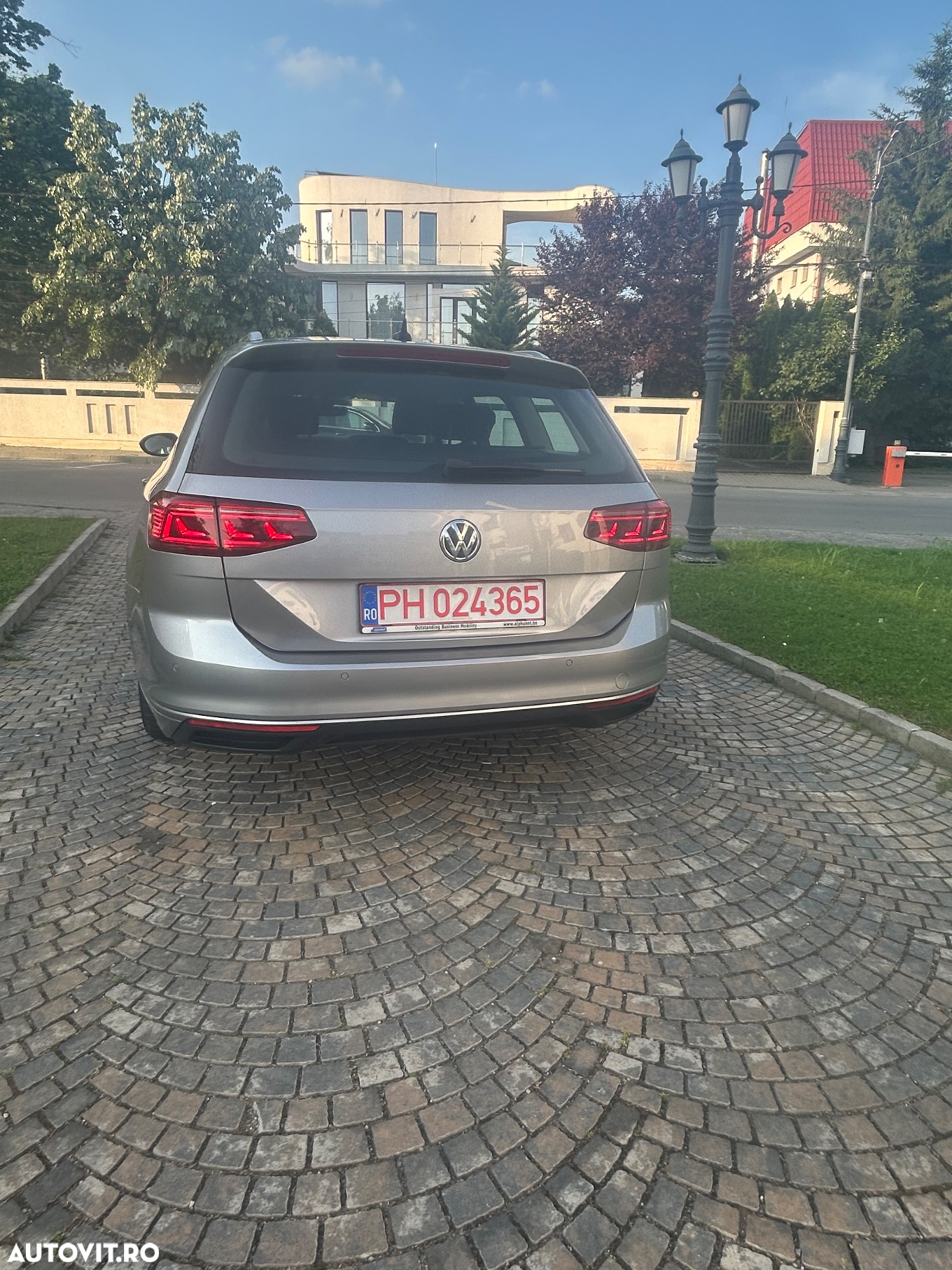 Volkswagen Passat Variant 1.6 TDI (BlueMotion Technology) DSG Comfortline - 6