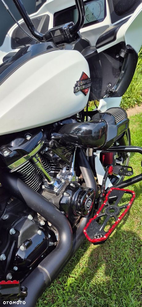 Harley-Davidson Touring Road Glide - 10