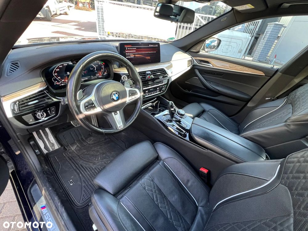 BMW Seria 5 M550i xDrive - 7