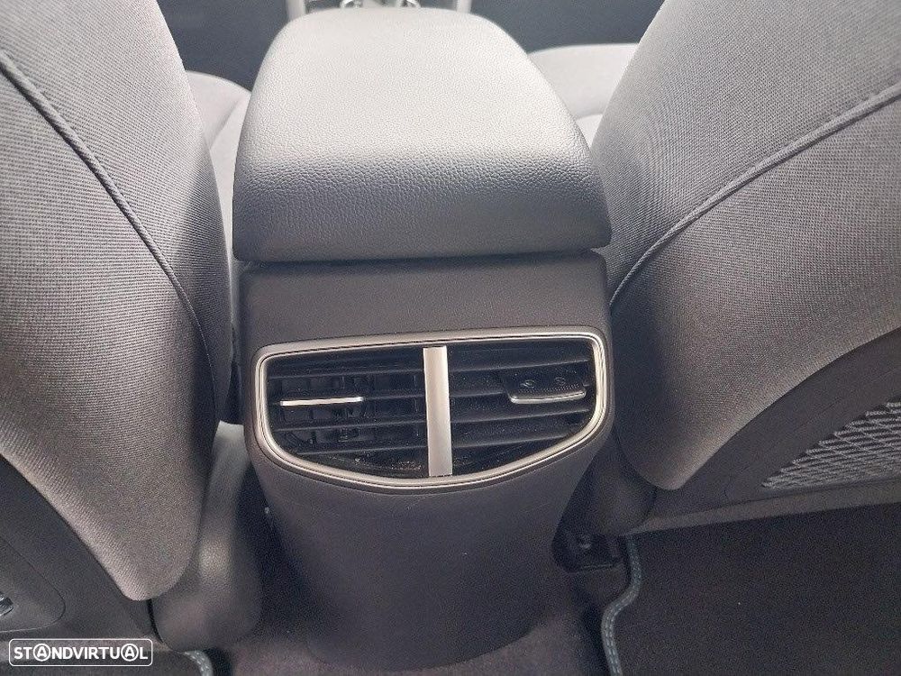 Hyundai Ioniq 1.6 GDI PHEV - 20