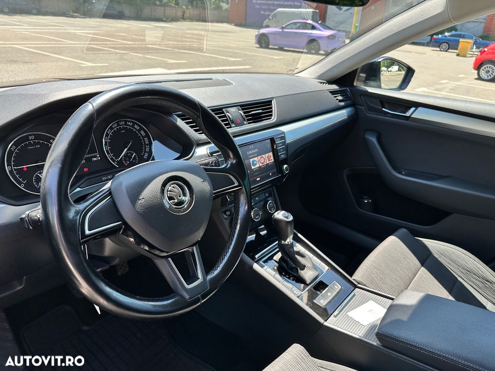 Skoda Superb 2.0 TDI DSG Ambition - 27