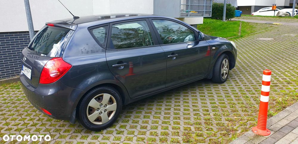 Kia Ceed - 6