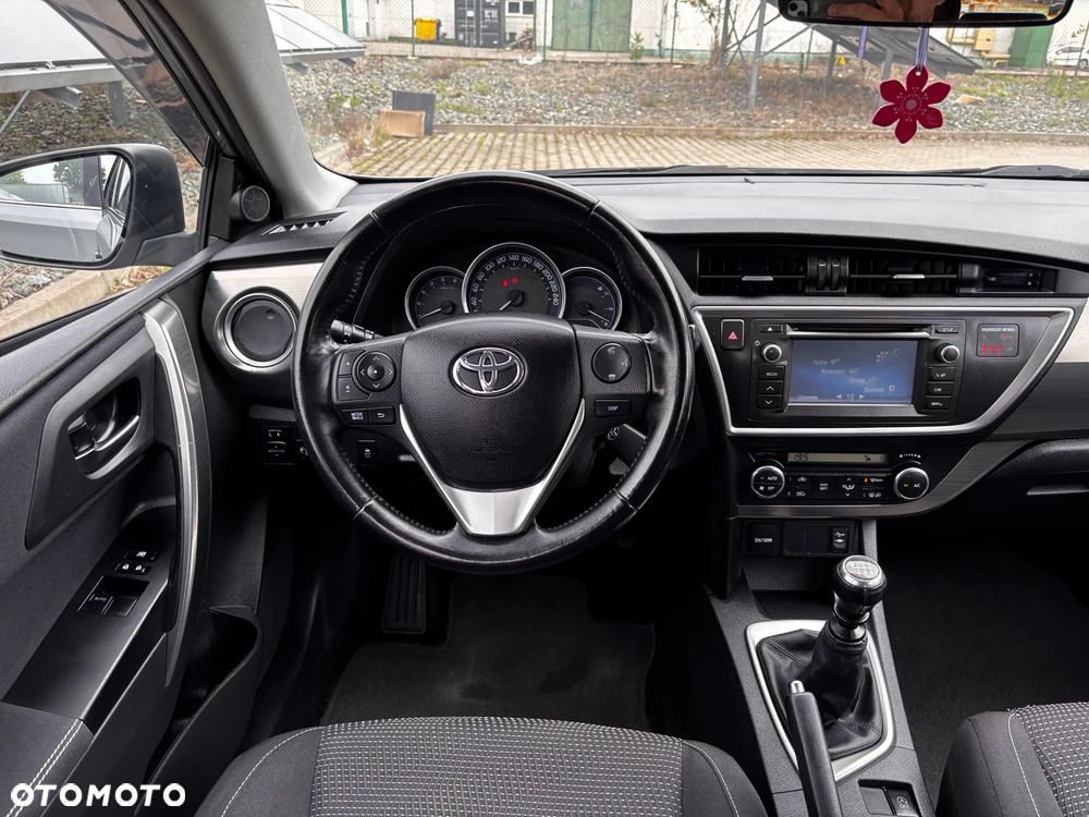 Toyota Auris 2.0 D-4D Comfort - 11