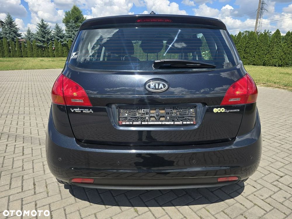 Kia Venga - 10