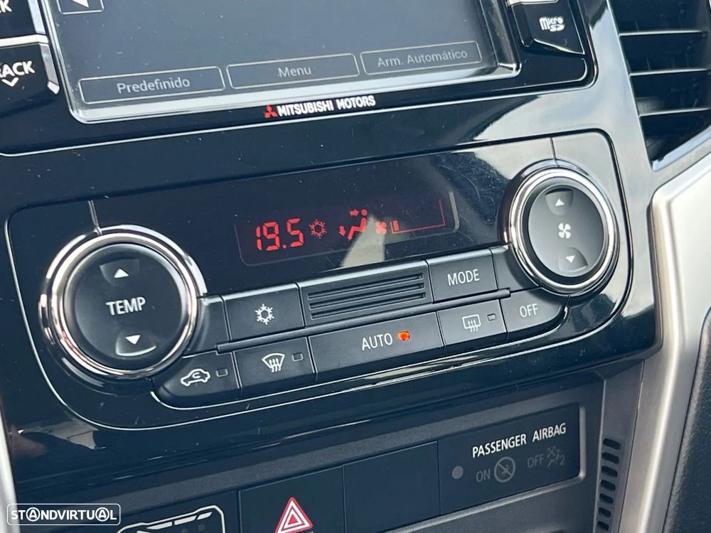 Mitsubishi L200 2.3 DI-D Strakar Space Cab Intense 4WD - 23