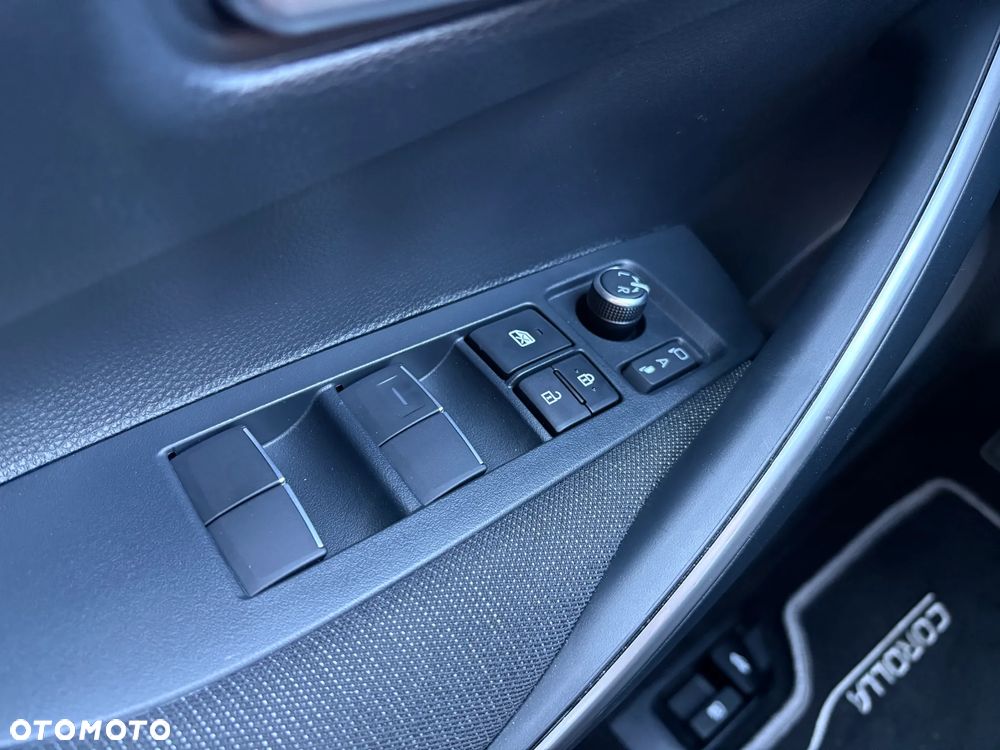 Toyota Corolla 1.8 Hybrid Style - 19