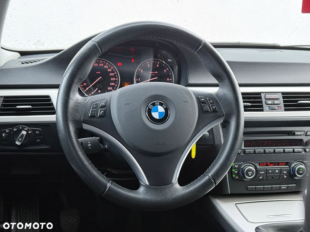 BMW Seria 3 318i Edition Lifestyle - 15