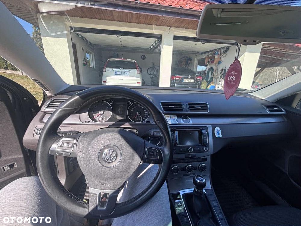 Volkswagen Passat 1.6 TDI Comfortline - 9