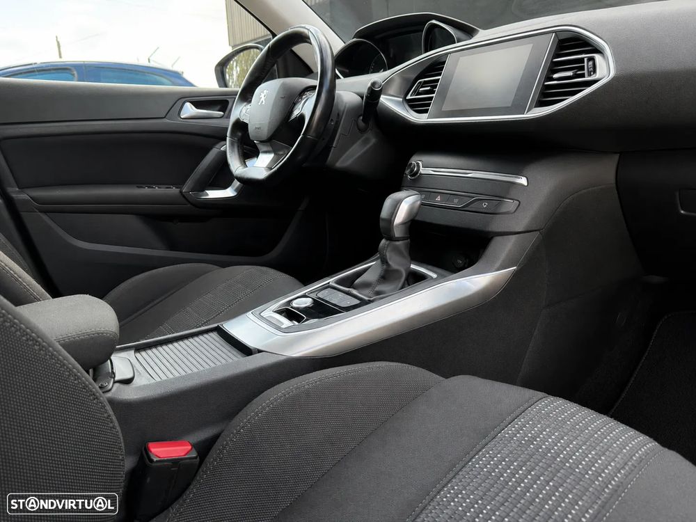 Peugeot 308 SW BlueHDi 120 EAT6 Stop & Start Allure - 21
