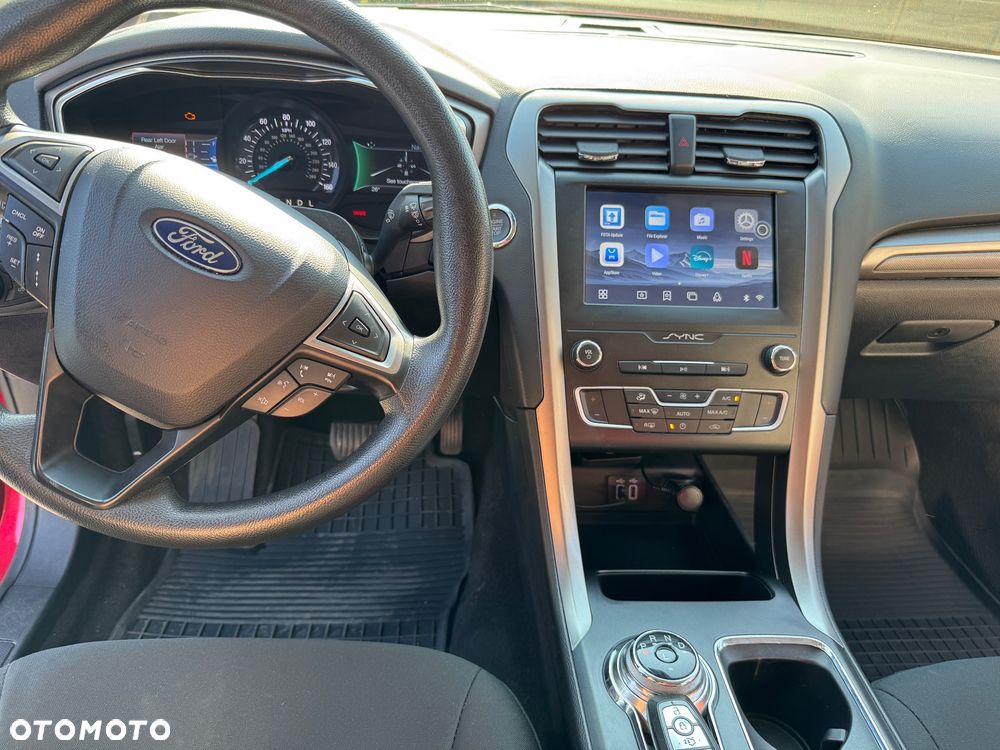 Ford Fusion - 10