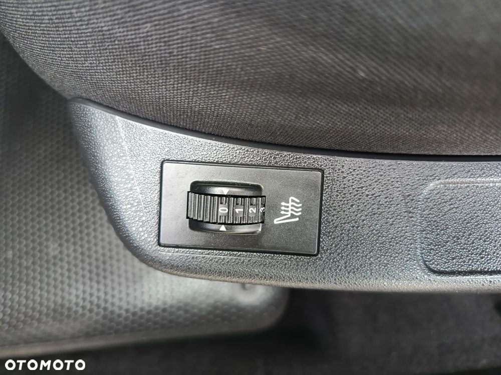 Citroën C4 e-HDi 115 ETG6 Exclusive - 8