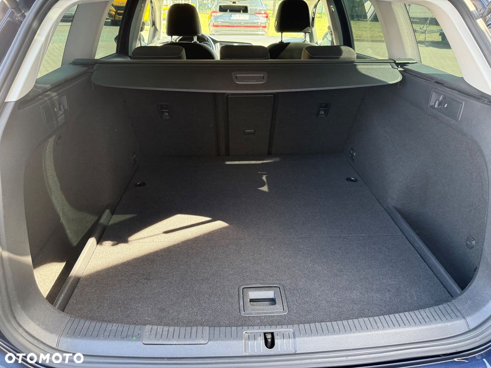 Volkswagen Golf 1.6 TDI BlueMotion Technology Lounge - 31