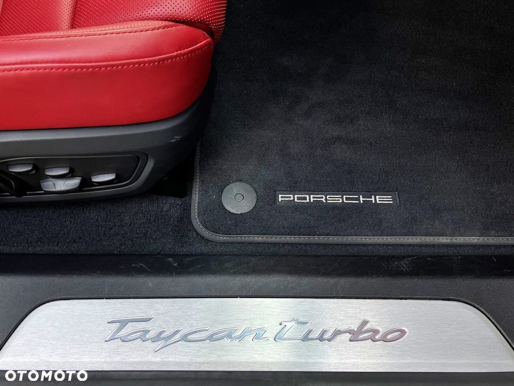 Porsche Taycan - 21