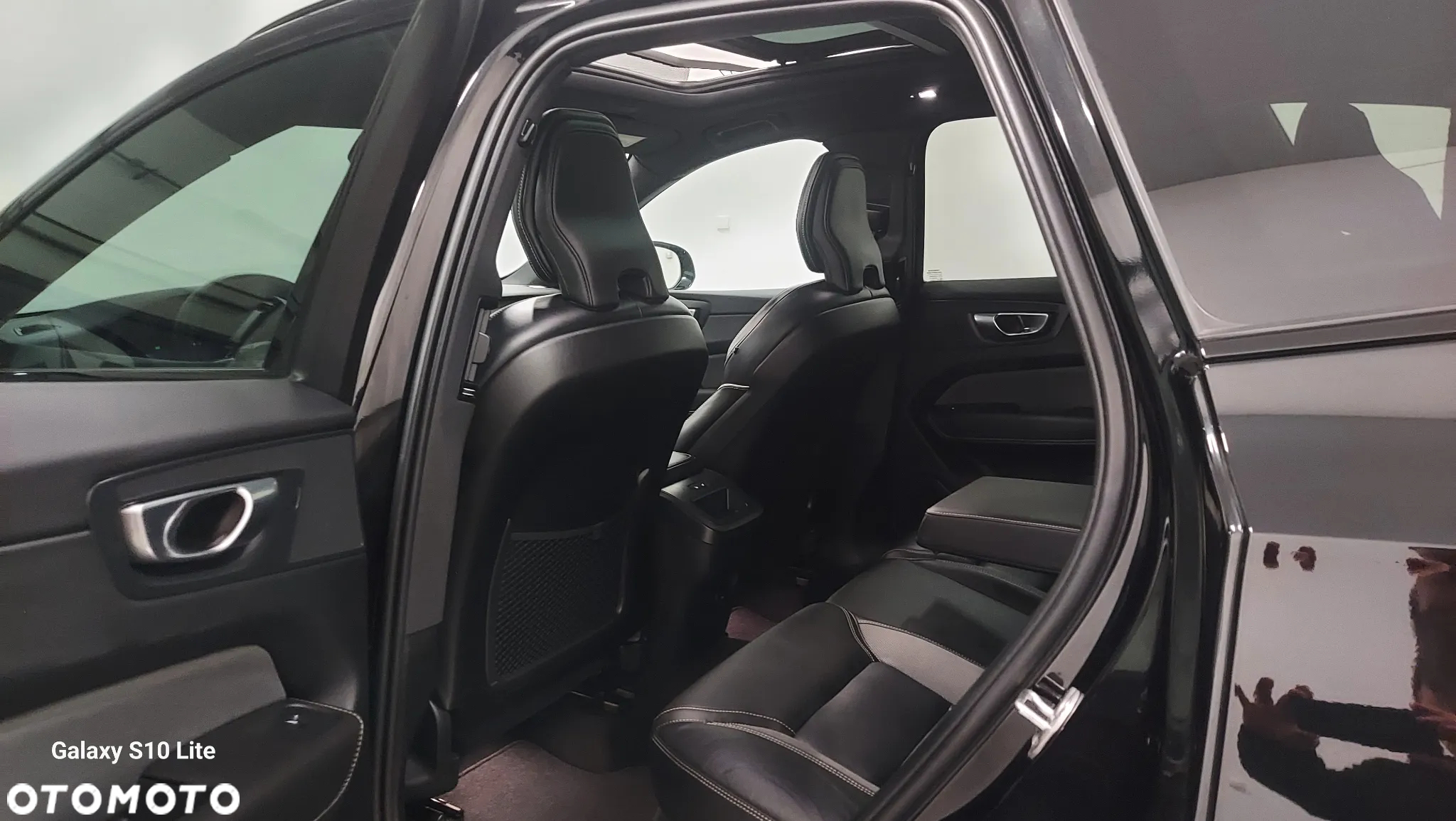 Volvo XC 60 B4 D AWD Plus Dark - 6