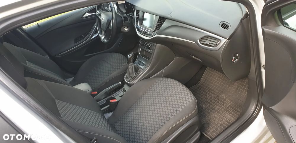 Opel Astra 1.6 CDTI Dynamic S&S - 10