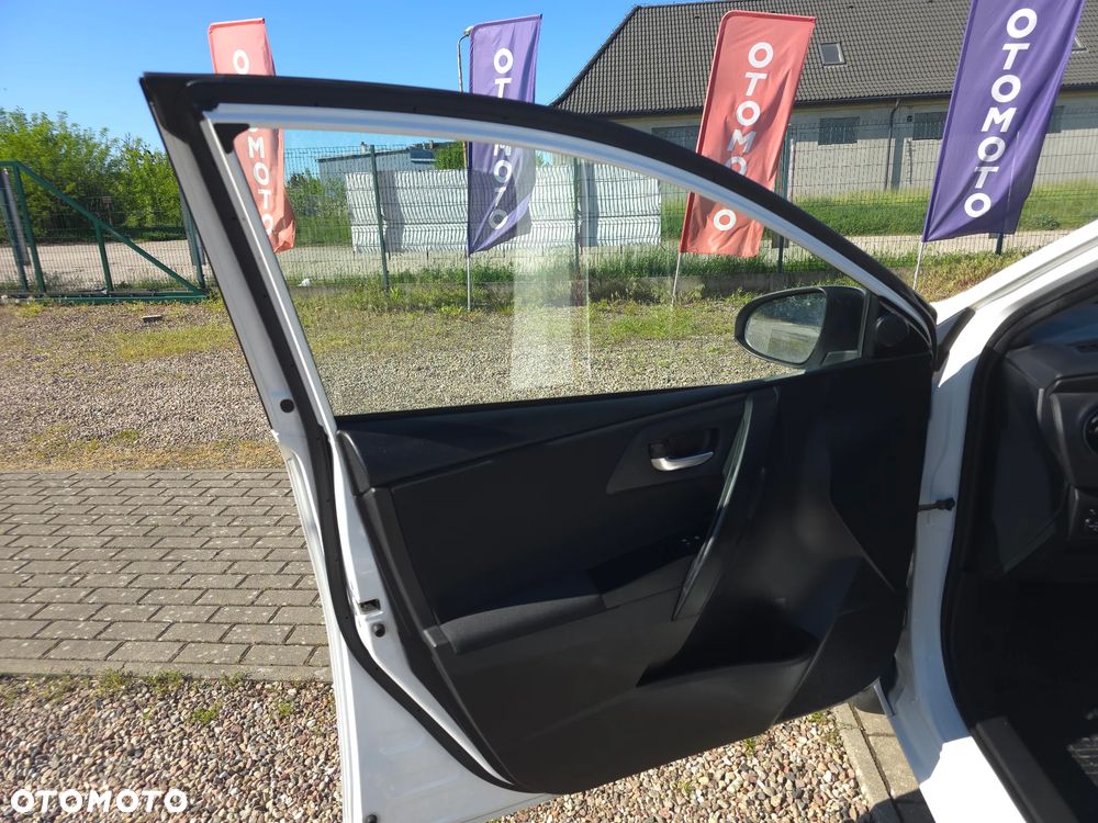 Toyota Auris 1.6 Premium - 19