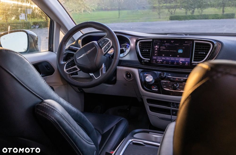 Chrysler Pacifica - 18