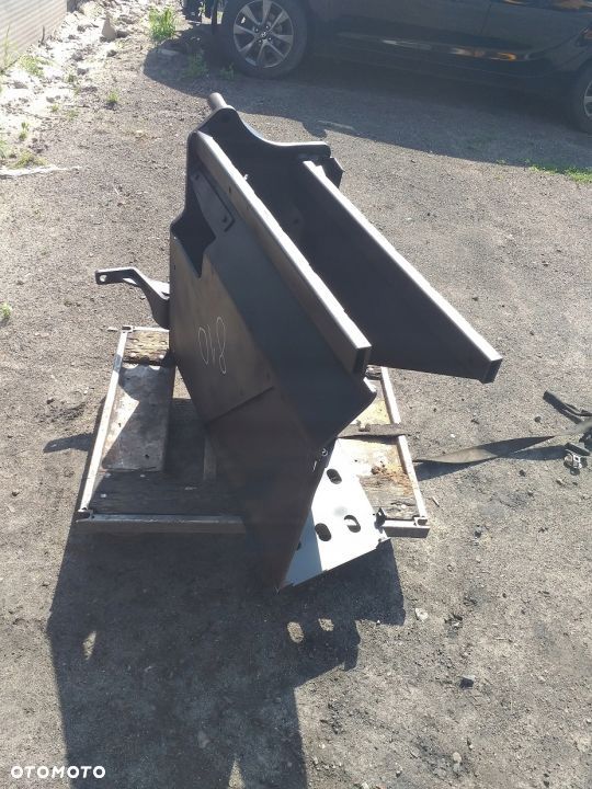 PODSTAWA OBUDOWA MOCOWANIE DPF CLAAS AXION 810 19R - 2