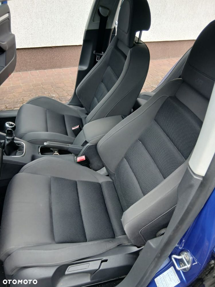 Volkswagen Golf R32 - 5