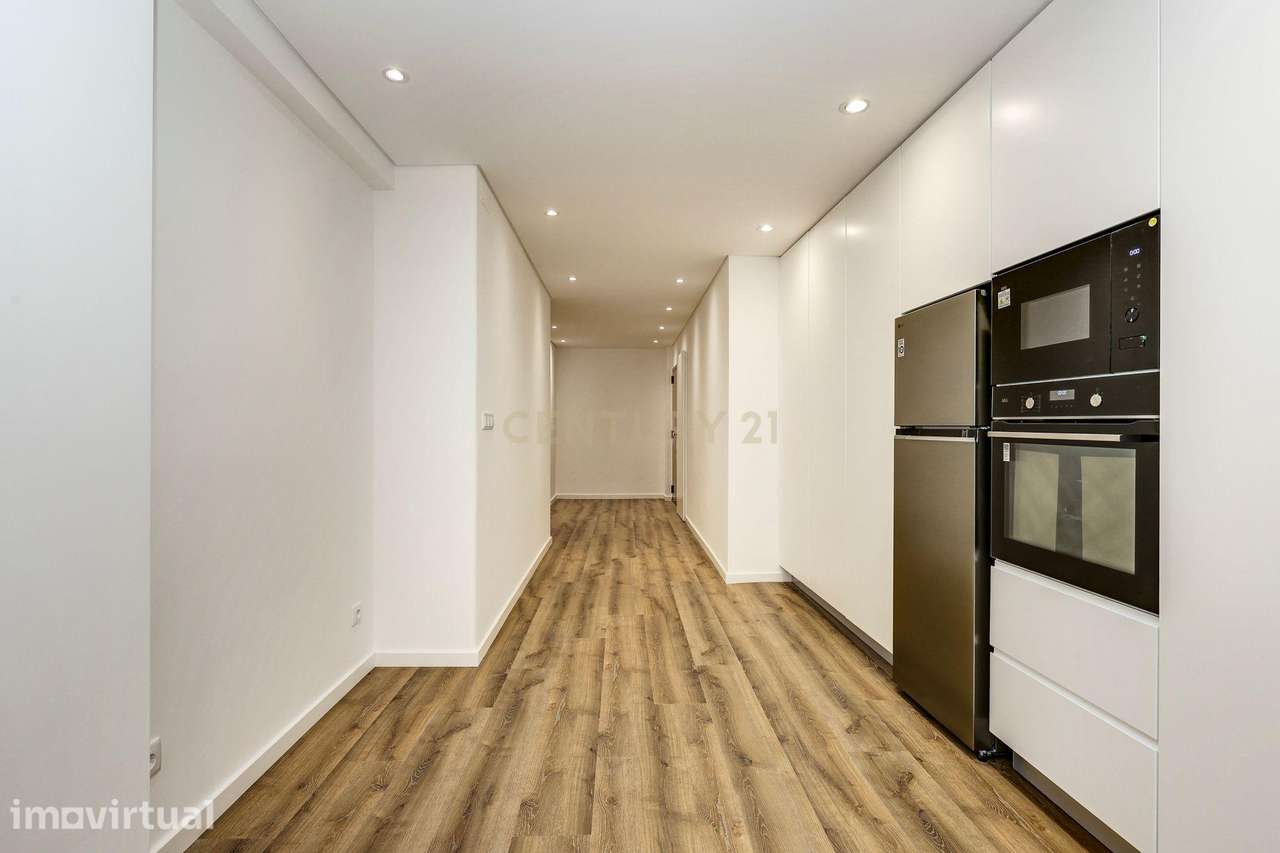 Apartamento T2 totalmente remodelado, pronto a estrear, localizado na - Grande imagem: 5/22