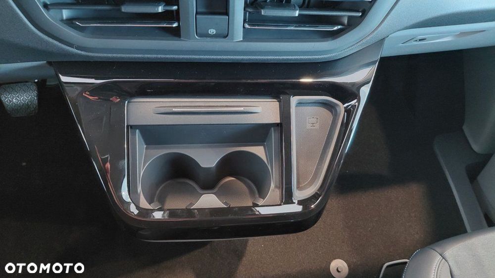 Ford Tourneo Custom - 29