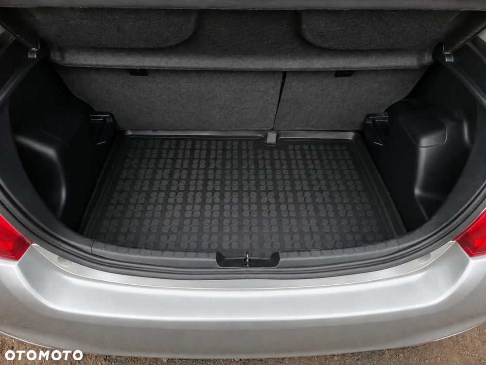 Toyota Yaris 1.0 VVT-i - 10