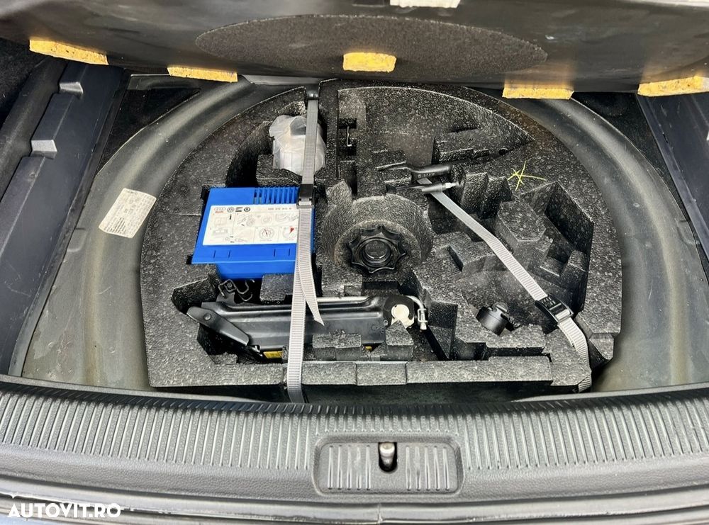 Volkswagen Golf 2.0 TDI Comfortline DSG - 34