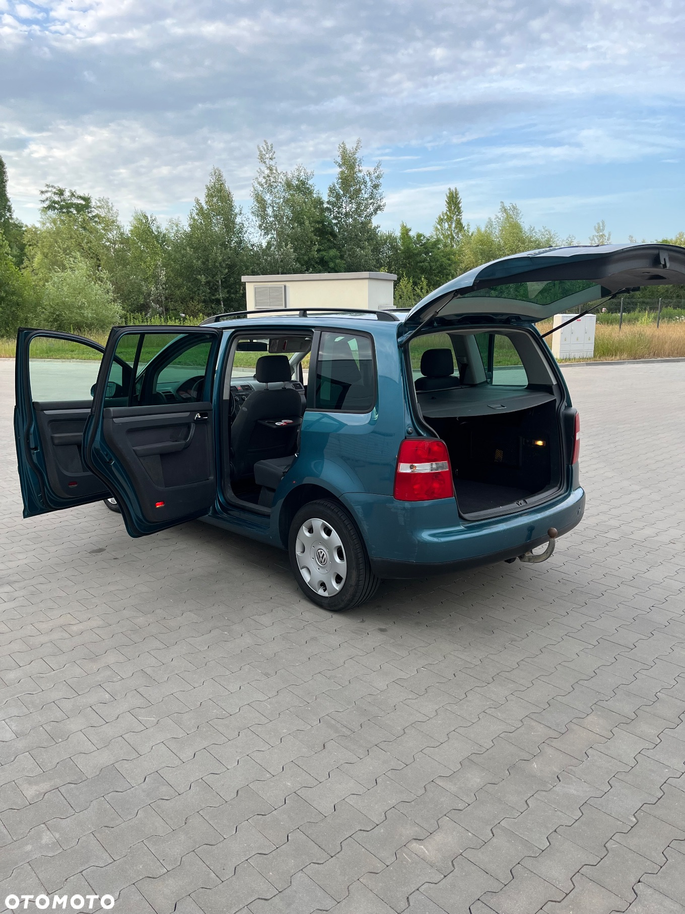 Volkswagen Touran 2.0 TDI Highline - 13