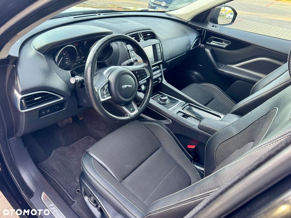 Jaguar F-Pace 2.0 i4P AWD R-Sport - 15