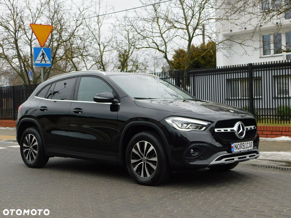 Mercedes-Benz GLA - 3