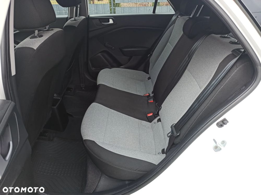 Hyundai i20 1.1 CRDi Classic + - 15