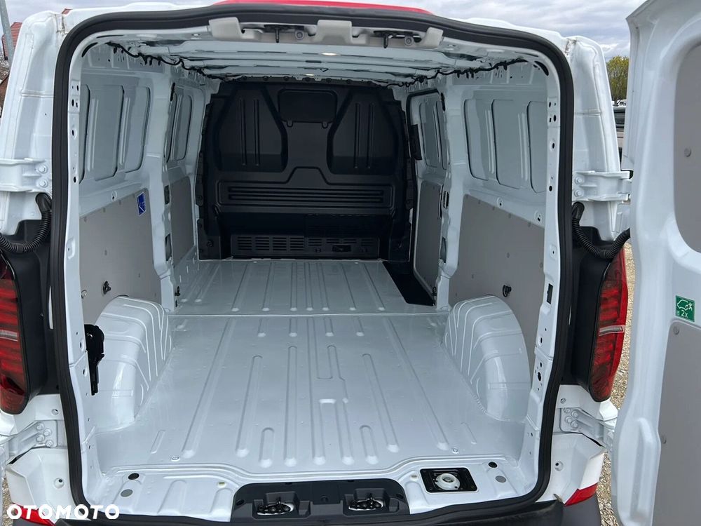 Volkswagen Transporter Furgon 2.0 TDI 150 KM manual - 13