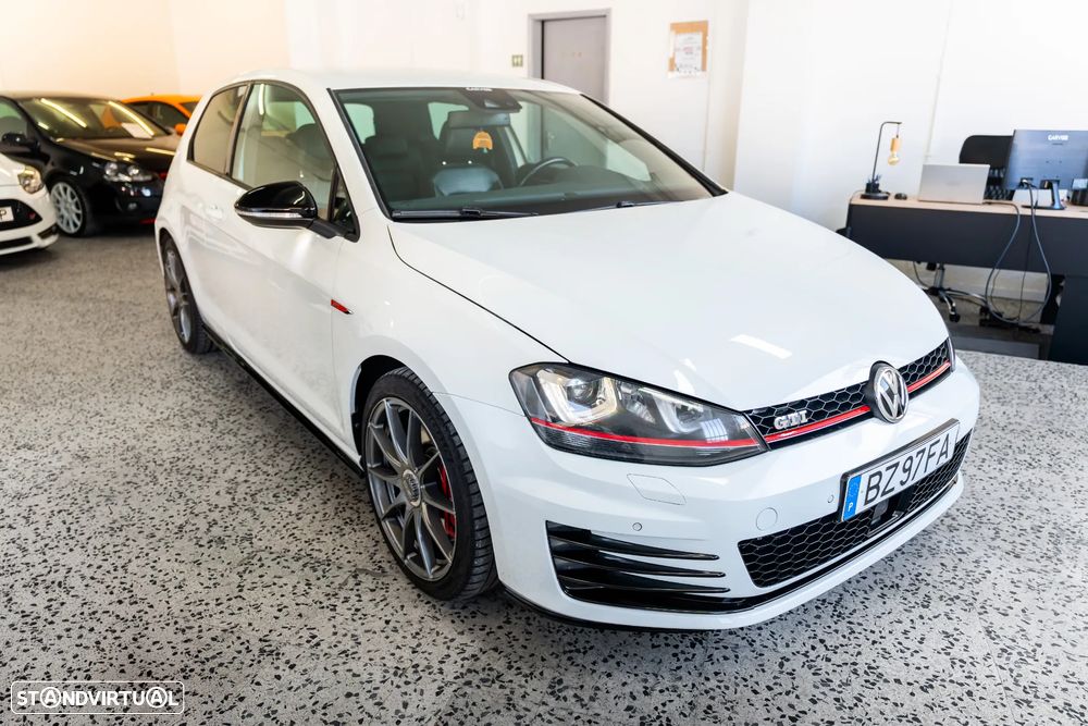 VW Golf GTI Performance BlueMotion DSG - 3
