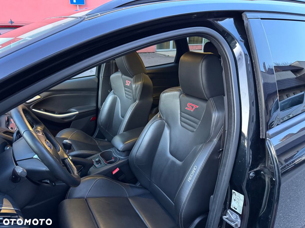 Ford Focus 2.0 EcoBoost ST mit Leder-Sport-Paket - 20