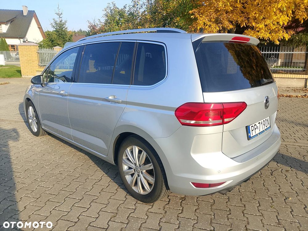 Volkswagen Touran - 10