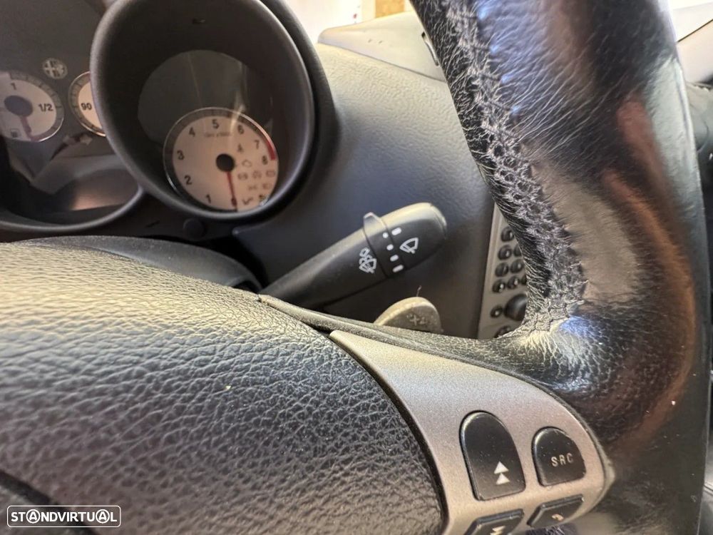 Alfa Romeo GT 2.0 JTS Selespeed - 16