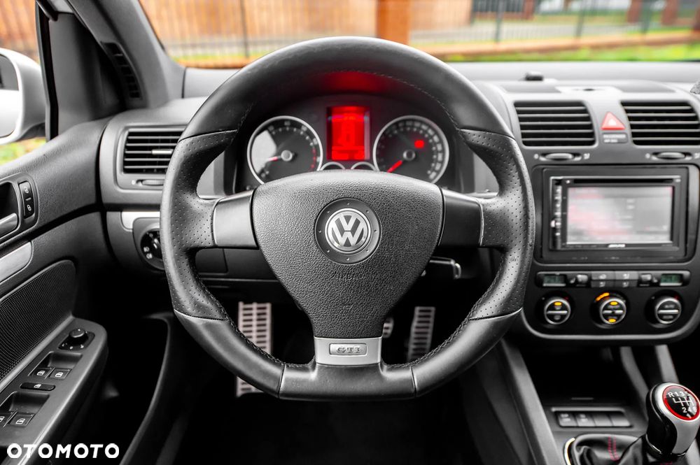 Volkswagen Golf 2.0 GTI - 23