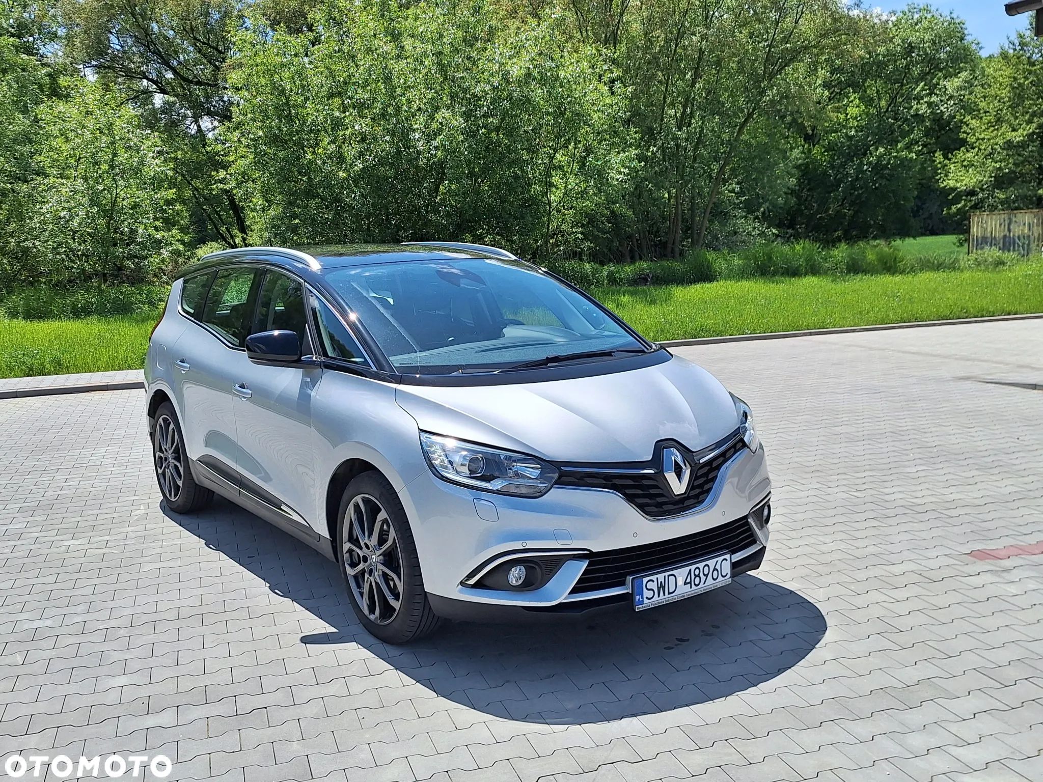 Renault Grand Scenic - 1