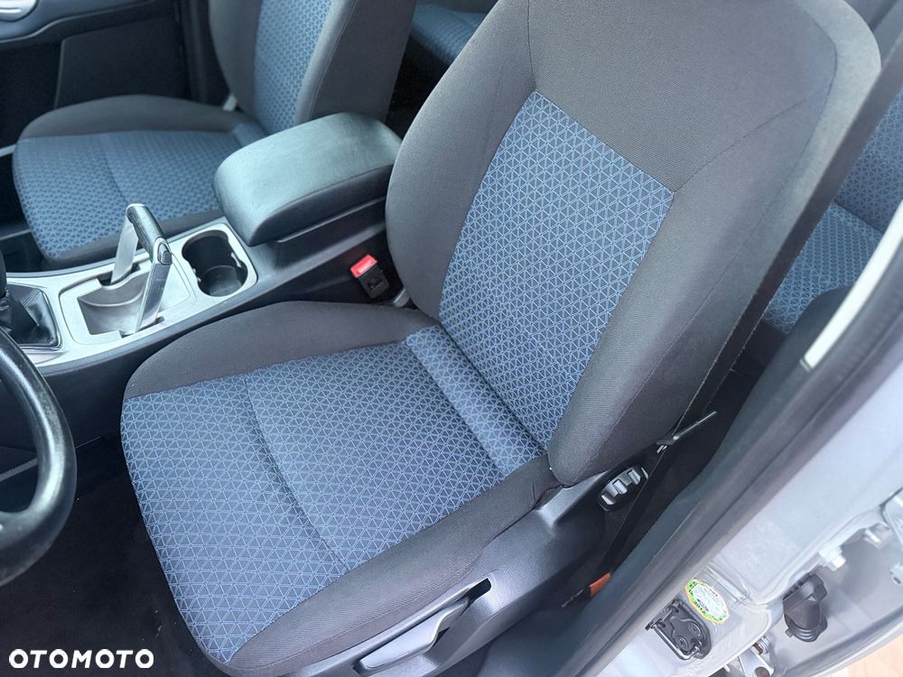 Ford S-Max 2.0 Ambiente - 24