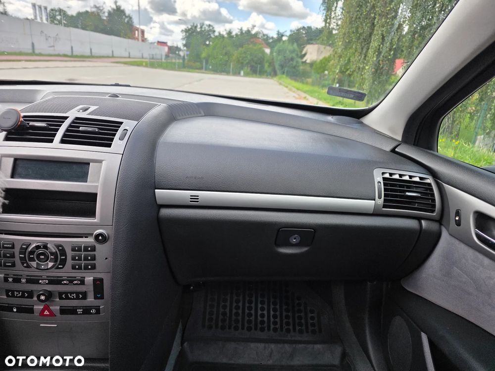 Peugeot 407 - 36