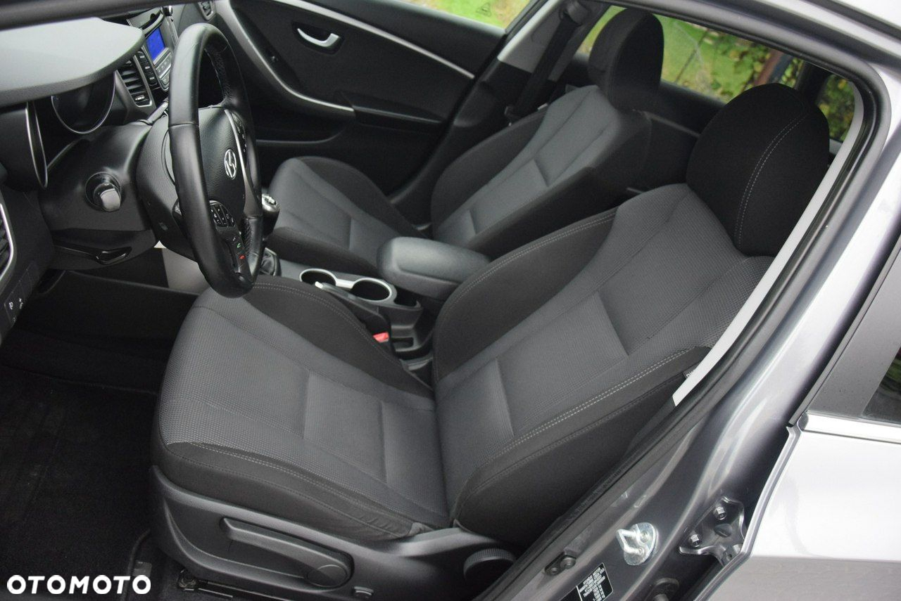 Hyundai i30 blue 1.6 CRDi YES Gold - 29