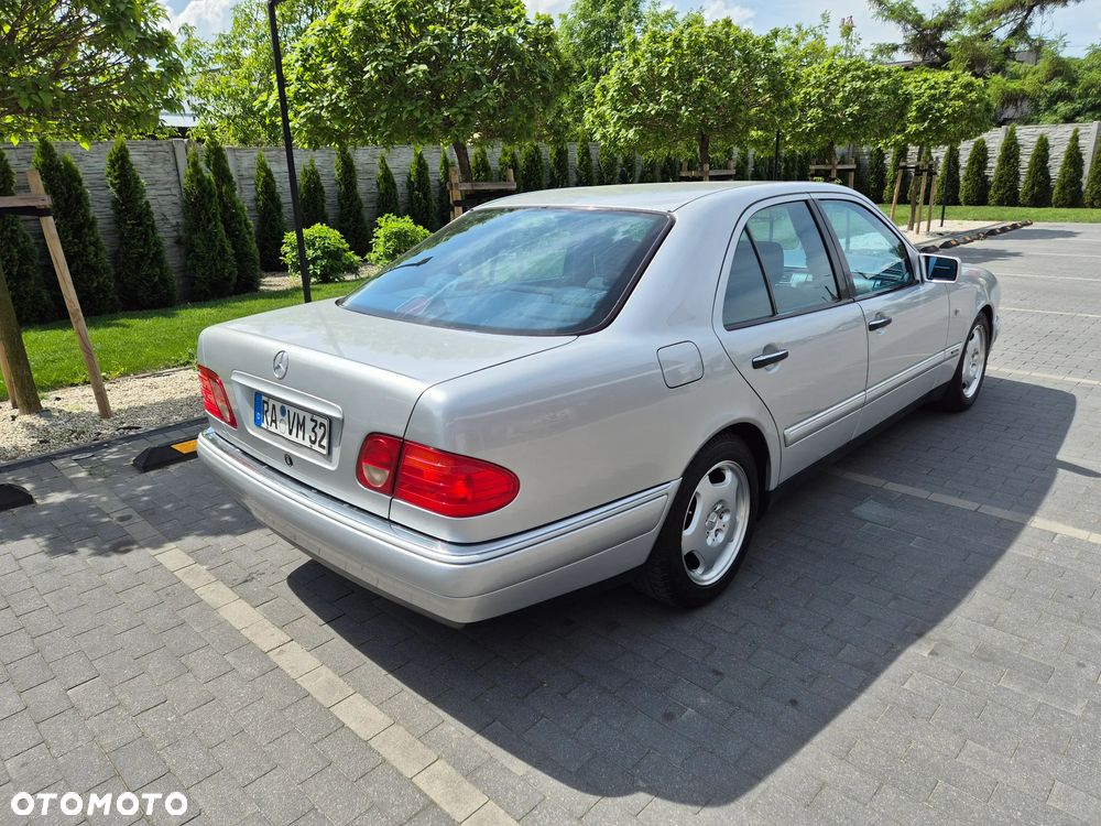 Mercedes-Benz Klasa E - 7