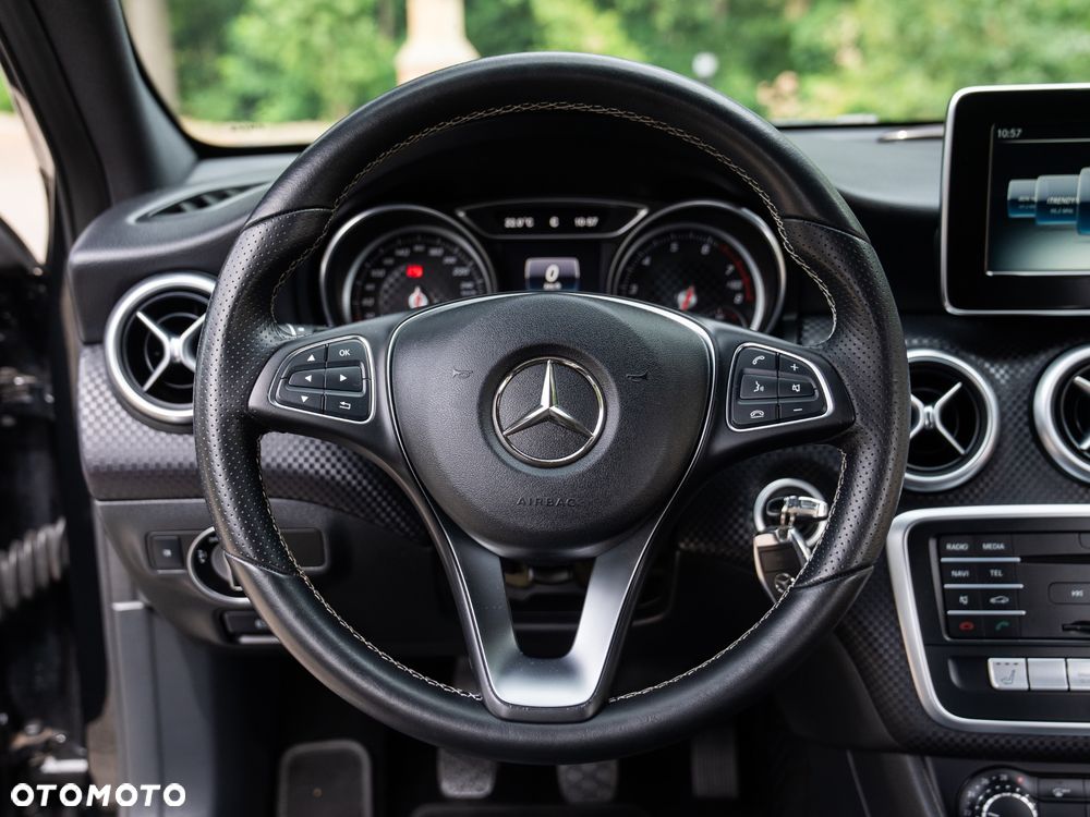 Mercedes-Benz Klasa A 180 (BlueEFFICIENCY) Urban - 35