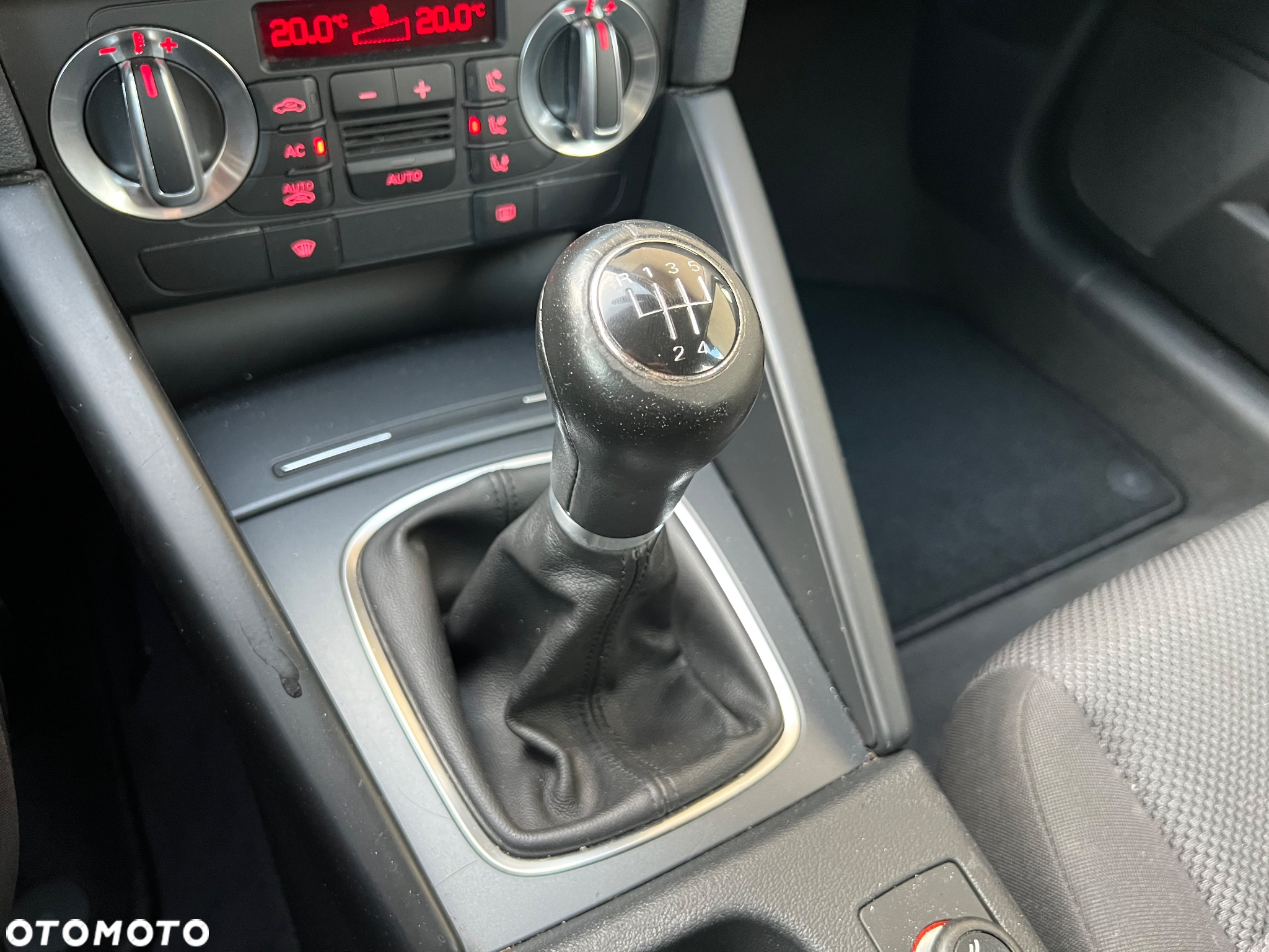 Audi A3 Sportback 1.6 TDI Ambiente - 23