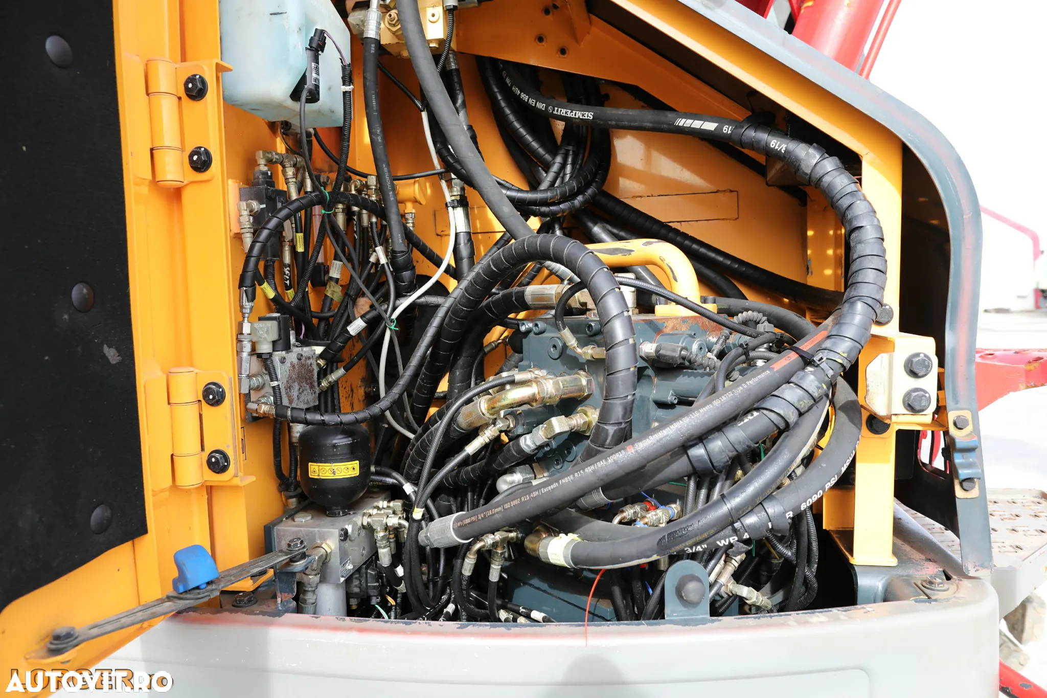 Hyundai Robex 145 LCR - 9