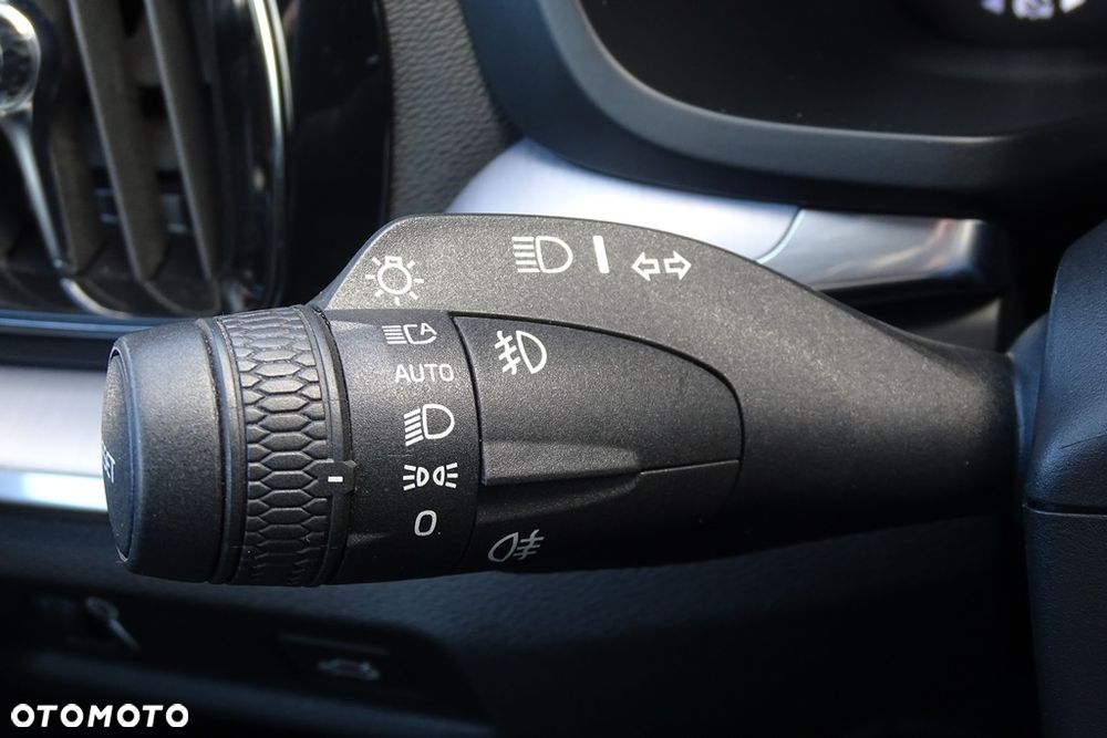 Volvo V60 D3 Geartronic Momentum - 27