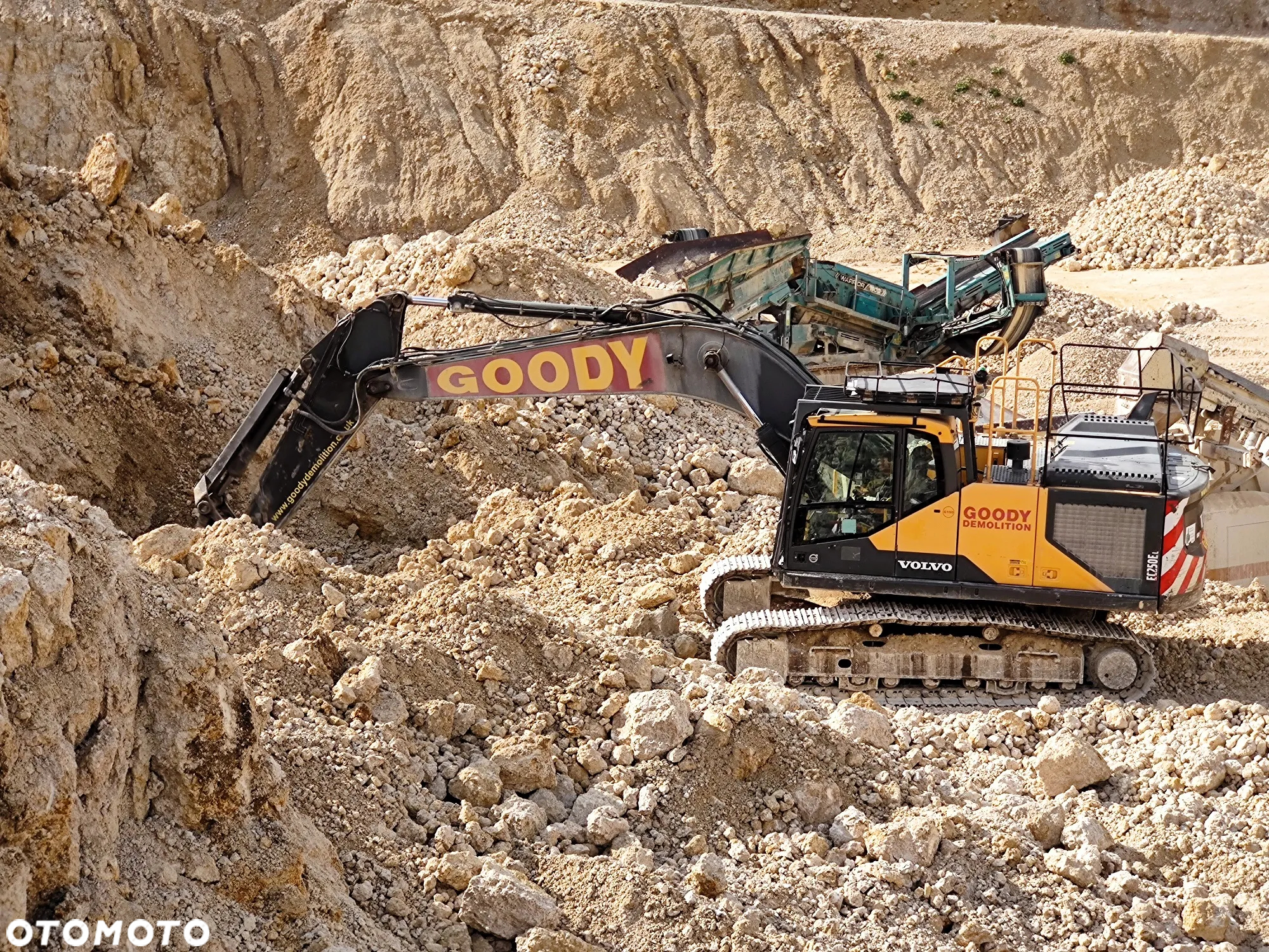 Volvo EC 250 EL - 2