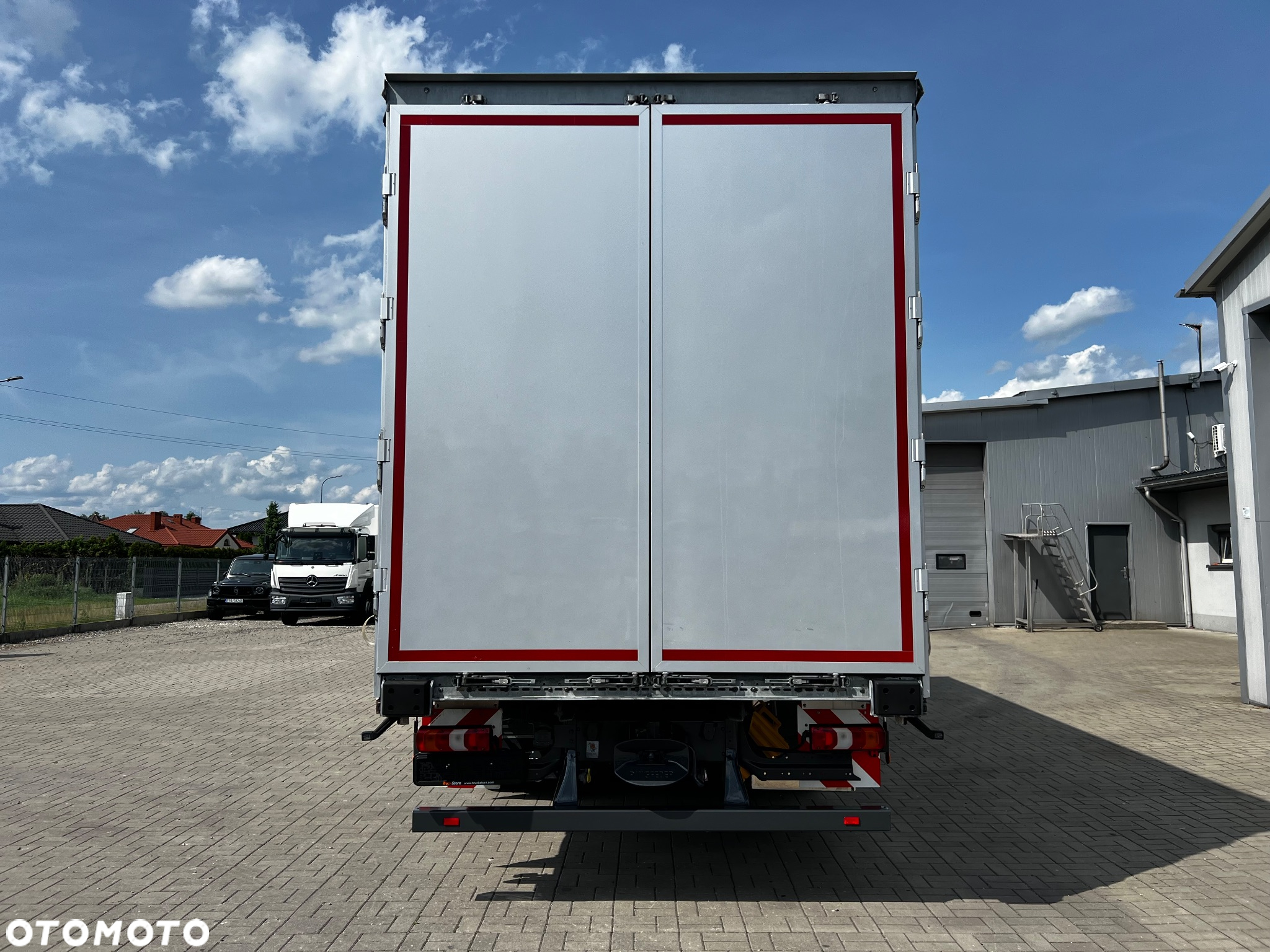 Mercedes-Benz ATEGO - 10